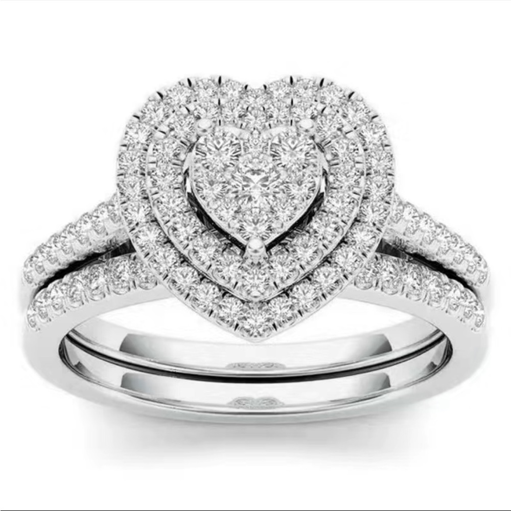 Heart-Shaped Multi-Diamond Ring and Matching Band